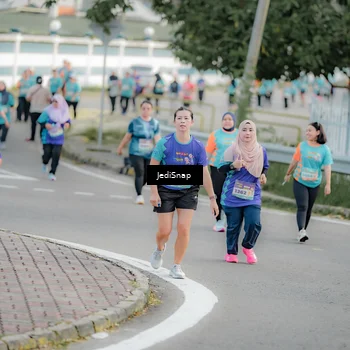 Runner Photo 8326156