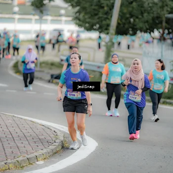 Runner Photo 8326175