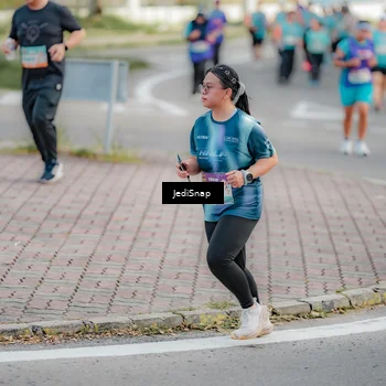 Runner Photo 8326235