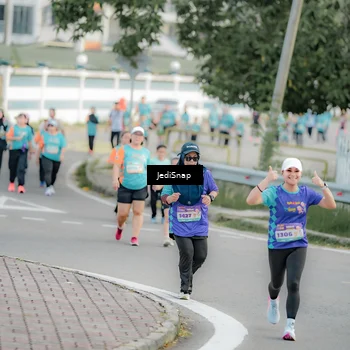 Runner Photo 8326333