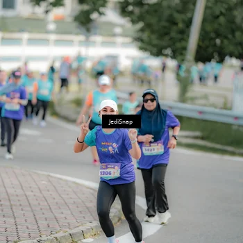 Runner Photo 8326338