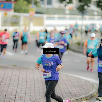 Runner Photo 8326343