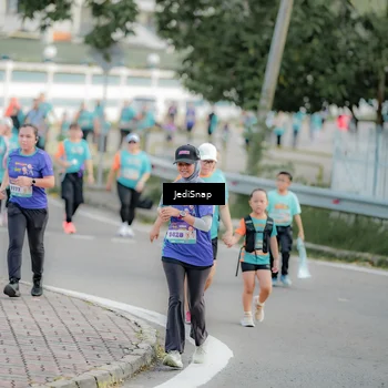Runner Photo 8326363