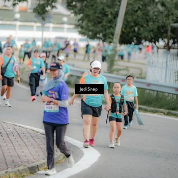 Runner Photo 8326369