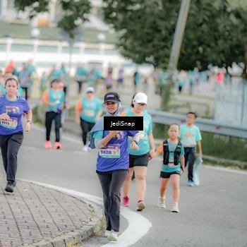 Runner Photo 8326373