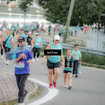 Runner Photo 8326384