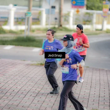 Runner Photo 8326404