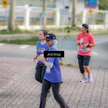 Runner Photo 8326405