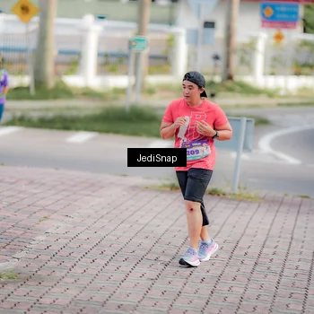 Runner Photo 8326406