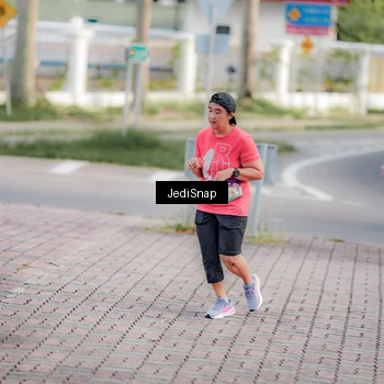 Runner Photo 8326413