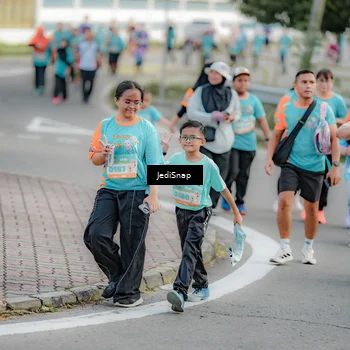 Runner Photo 8326455