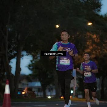 Runner Photo 8326492