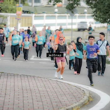 Runner Photo 8326564