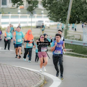 Runner Photo 8326573