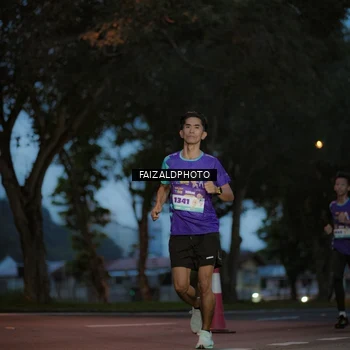 Runner Photo 8326574