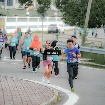 Runner Photo 8326575