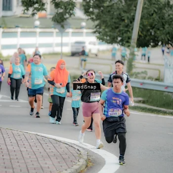Runner Photo 8326576