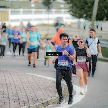 Runner Photo 8326583