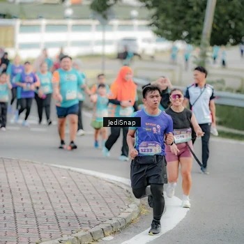 Runner Photo 8326586