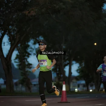 Runner Photo 8326592