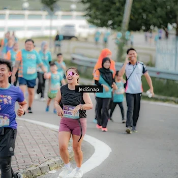 Runner Photo 8326600