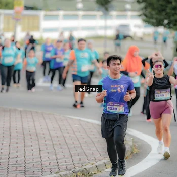 Runner Photo 8326602