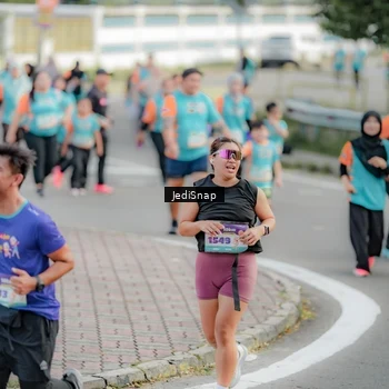 Runner Photo 8326605