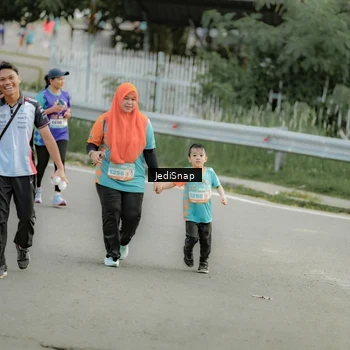 Runner Photo 8326636