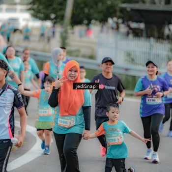 Runner Photo 8326657