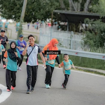 Runner Photo 8326658