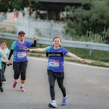 Runner Photo 8326668