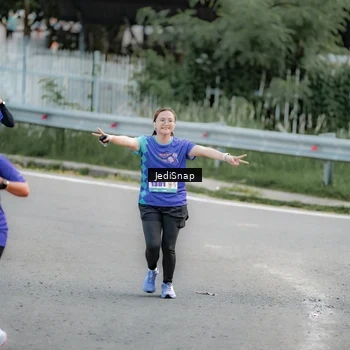 Runner Photo 8326669