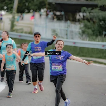 Runner Photo 8326671