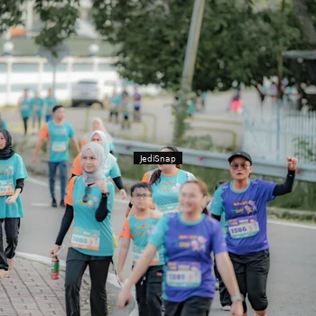 Runner Photo 8326673