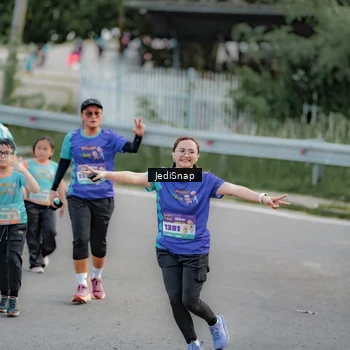 Runner Photo 8326674