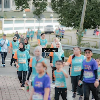 Runner Photo 8326675