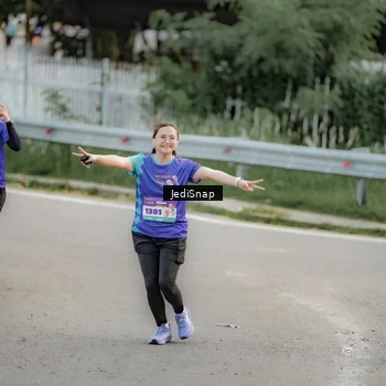 Runner Photo 8326677
