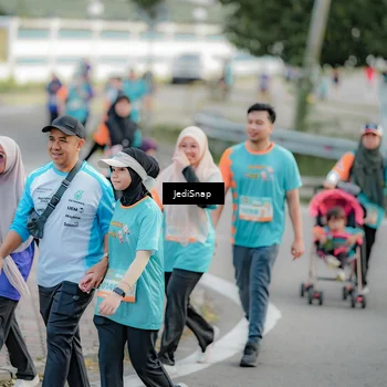 Runner Photo 8326755