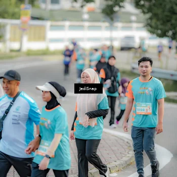 Runner Photo 8326756