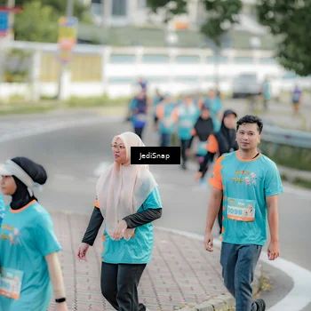 Runner Photo 8326757