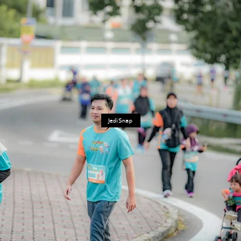 Runner Photo 8326765