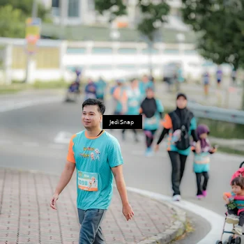 Runner Photo 8326771