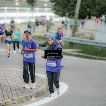 Runner Photo 8326809
