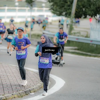 Runner Photo 8326813