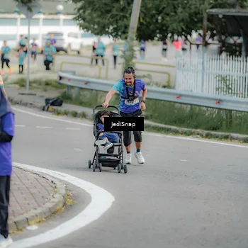 Runner Photo 8326815