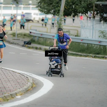Runner Photo 8326835