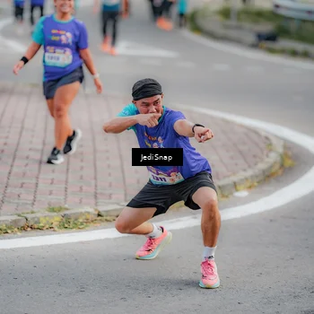 Runner Photo 8326849