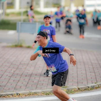 Runner Photo 8326856