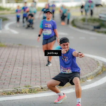 Runner Photo 8326859
