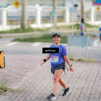 Runner Photo 8326862